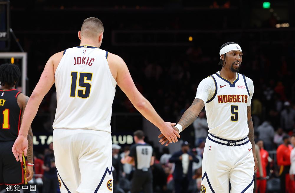 与冠军争夺 与冠军争夺